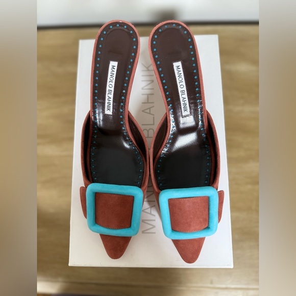 Manolo Blahnik Maysalebi Suede Buckle 
Kitten-Heel Mules 50 mm - Picture 4 of 10